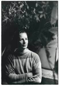 405564 Portret van Marian van der Veen van het biologisch-dynamische cateringbedrijf Andermaal te Utrecht.